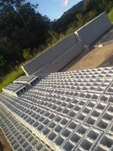 Blocos Vedação Comum 14x19x39cm só R$1,90R$1,69