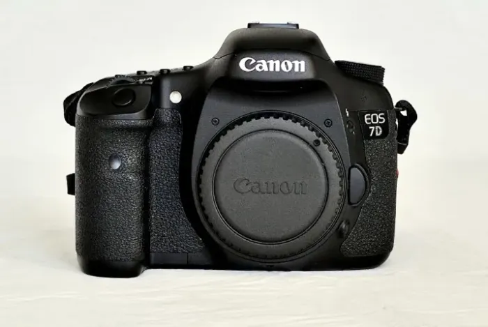 Kit Câmera fotográfica - Canon 7D + Lente + Acessórios