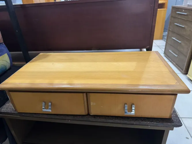 Escrivaninha suspensa c/ duas gavetas