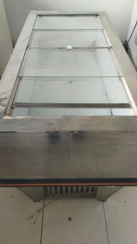 Vende-se Ilha Refrigerada em Inox com Tampas de Vidro!<br>