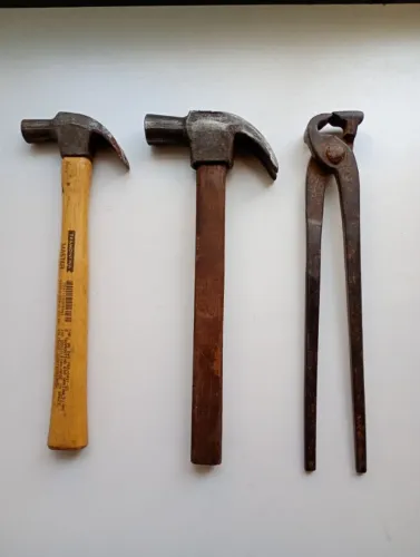 Ferramentas - martelo e torquesa