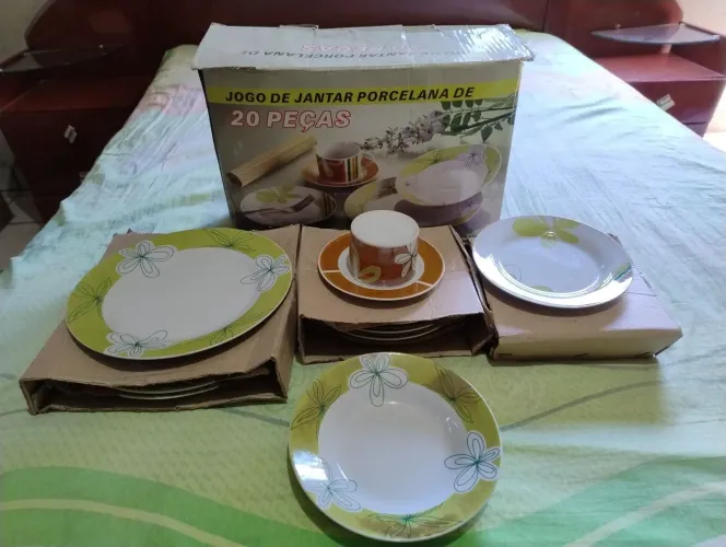 Aparelho de jantar porcelana 20 peças, retirar no local