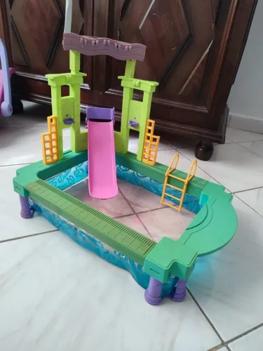 Piscina com fonte Fabulosa Barbie mattel 2002 vintage antiga usada
