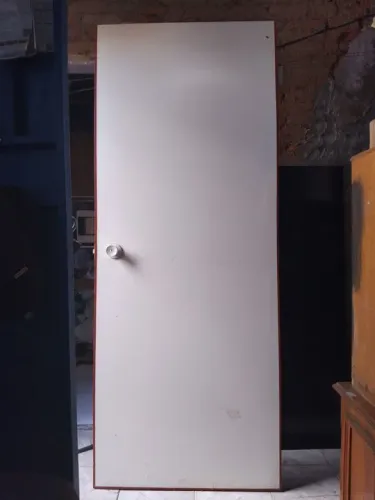 Porta "divisoria" completa ( 2,08 X 82 X 3 )