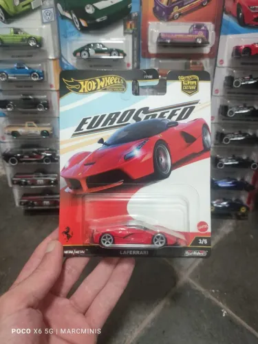 Miniatura Hot Wheels Premium - LaFerrari - Euro Speed - Car Culture