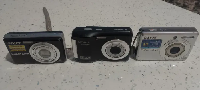 3 câmeras digitais(conserto ou peças!)SEM GARANTIA DE FUNCIONAMENTO!