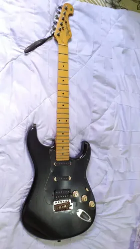 Guitarra Tagima T635 - versão Hand Made no Brasil + SUPORTE DE PAREDE