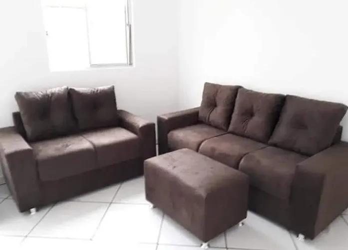 Conjunto de Sofás 2 e 3 com puff