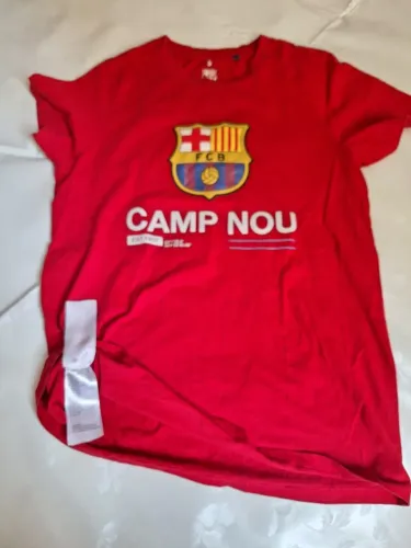 CAMISA RETRÔ DO BARCELONA "CAMP NOU" 2022 - VERMELHA - TAM P -SEMINOVA EM ÓTIMO ESTADO