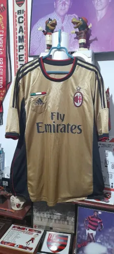 Camisa Milan ( Itália ) - dourada
