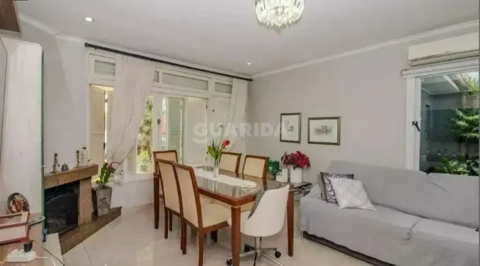 Casa residencial para locação no bairro Sarandi  210 m²