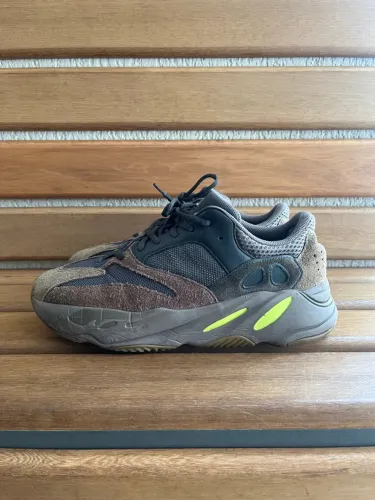 Yeezy 700 V1 - Mauve