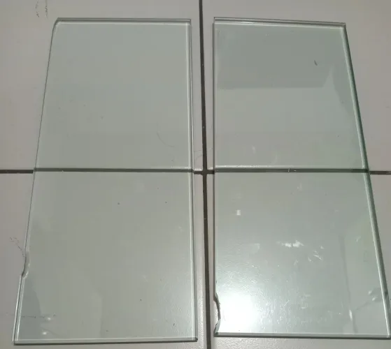 2 Prateleiras de Vidro