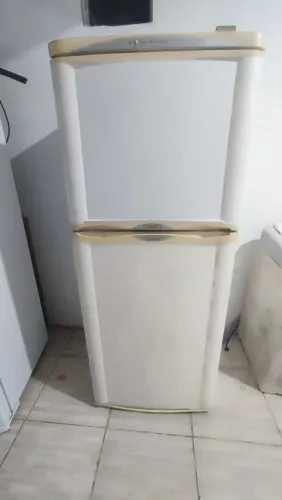Vendo Geladeira Funcionando perfeitamente  