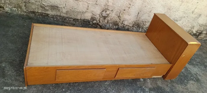 Cama de Solteiro Com Baú e Gavetas
