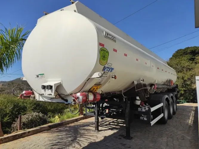 CARRETA RANDON TANQUE 30.000 LITROS COMPARTIMENTADA, ANO 2015/2015