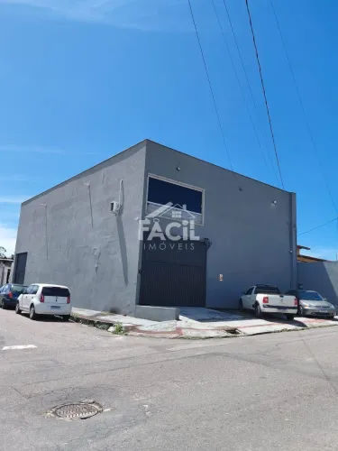 Galpão para Alugar em Jacaraípe, Serra | 360m² e 1 Banheiro