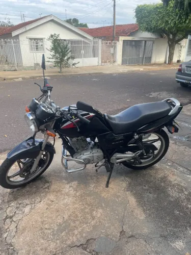 ? VENDO SUZUKI YES 125 - 2007  ? Semi nova ? Muito conservada ? 2 Pneu zero  ? Motor 