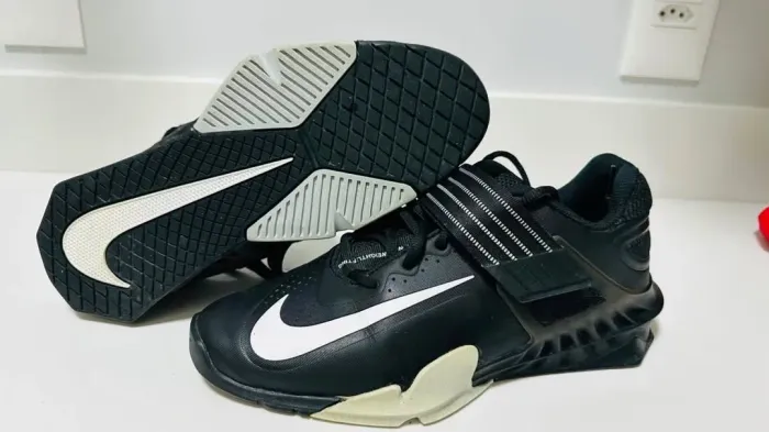 Tênis Nike Savaleos
