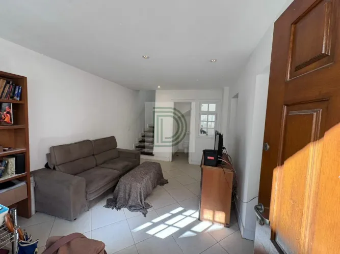 Casa em condomínio - 2 dormitórios, suíte, 2 vagas e lazer | Próxima à Av. Giovanni Gronch