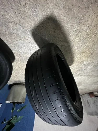 Vendo 2 pneus Aro 16