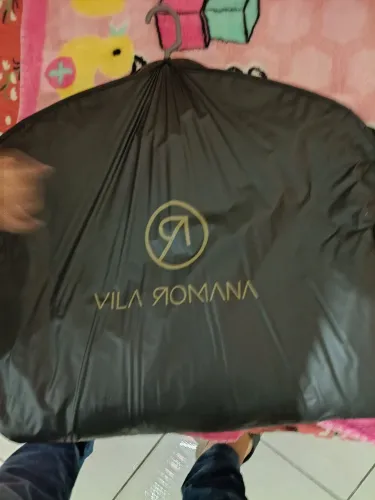 Terno completo cor preto tamanho g foi usado uma vez paguei 1100 tô vende5 por 500 reias