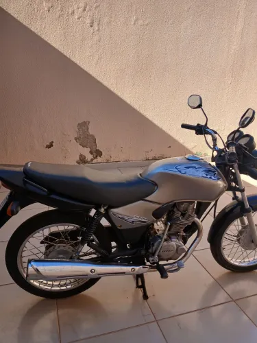 Titan 2002 ks conservada 