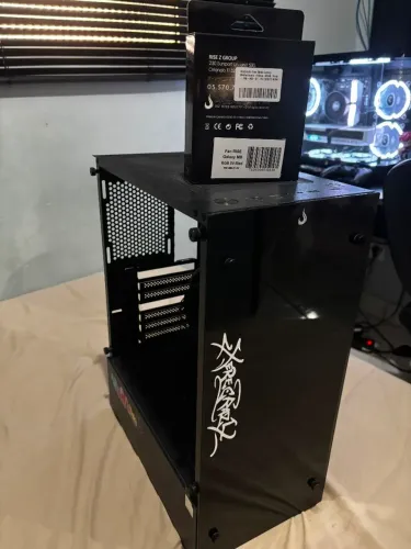 Gabinete gamer rise mode sem a lateral de vidro