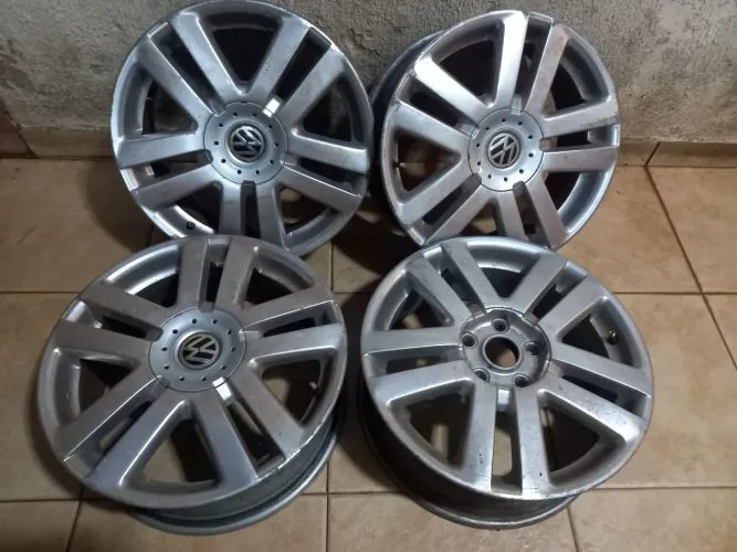 Rodas 17 modelo jetta RS1900