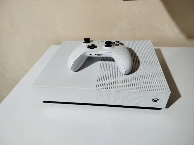 Vendo Xbox one s 1 Terabyte