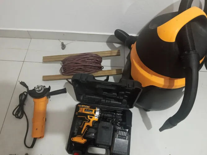 Vendo aspirador de pó Electrolux furadeira a bateria extensão de 20 m e uma esmerilhadeira