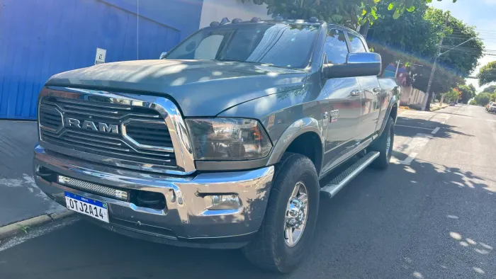 Ram 2500 Laramie 6.7 TDI CD 4X4 Diesel 2012