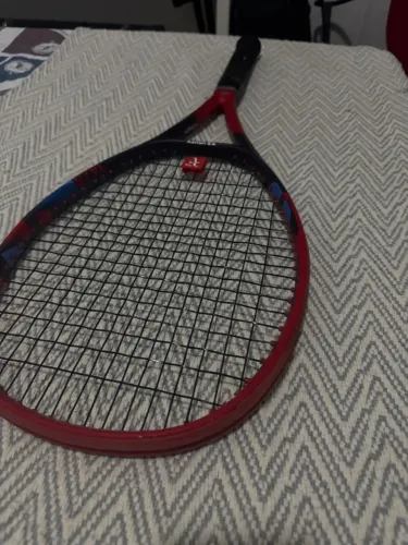 Yonex Vcore 100 in L3 52 lib cordas novas sem uso, Yonex Polly tour Spin