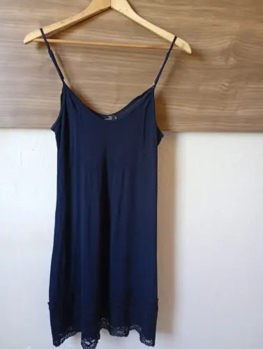 Anágua Feminina Cleo Milane em Viscose com Renda - Semi Nova
