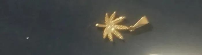 Pingente da maconha