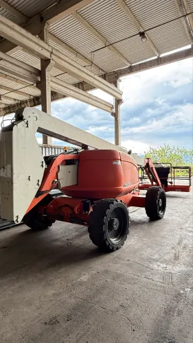 Plataforma Jlg 600 Aj. Diesel 4x4 ano 2012 v