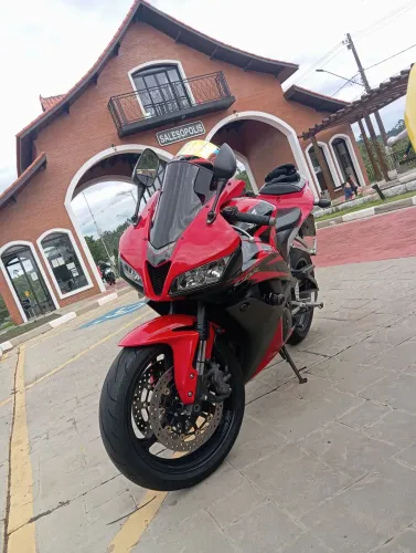 Honda CBR 600rr com Quick shifter e marcador de marcha. RARÍSSIMA.