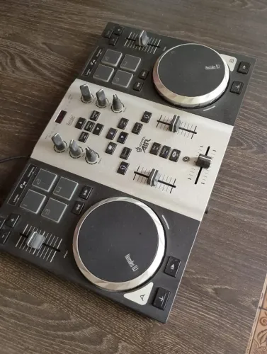 Controladora Hercules DJ