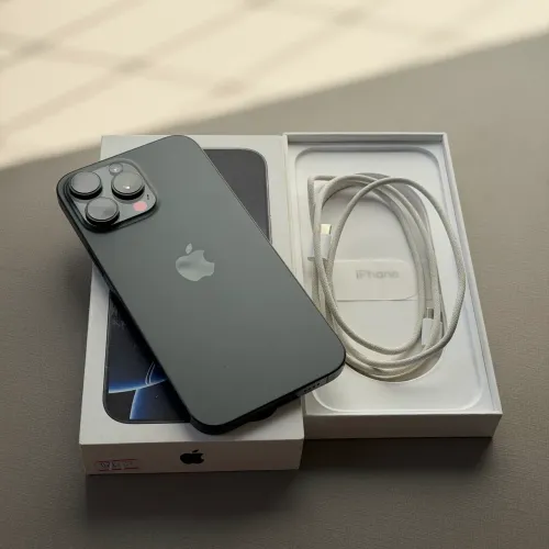 iPhone 16 Pro Max - Titânio Preto