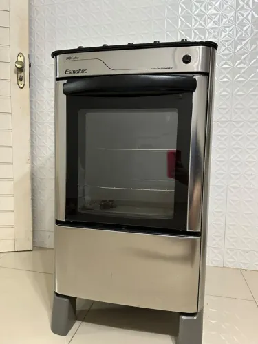 Fogão elétrico em inox em perfeito estado frete grátis aceito cartões.