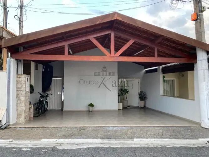 Oportunidade - Casa em Condomínio - Residencial Gênova - Jacareí - 3 Dormitórios - 120m².