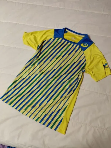 yellow Asics athleticCamiseta oficial de entrenamiento de Asics Brasil