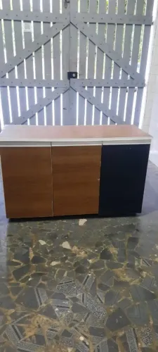 Vende -se 1 armário de cozinha