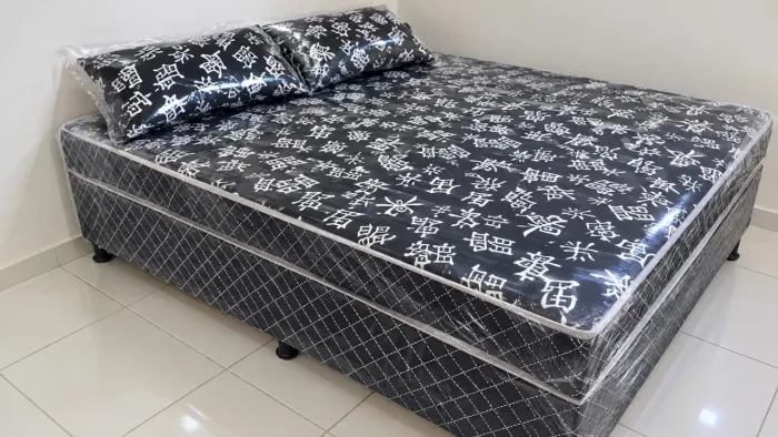 Promoção cama box casal nova direto de fábrica com dois travesseiros de brinde.