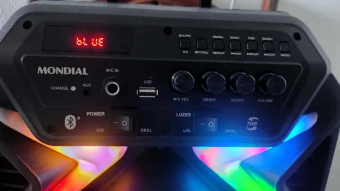 Vendo caixa de som Mondial amplificada...
