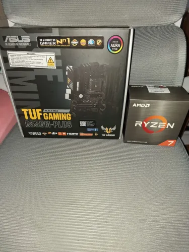 Caixa da placa mãe B550 Asus Tuf Game e Ryzen 75700x