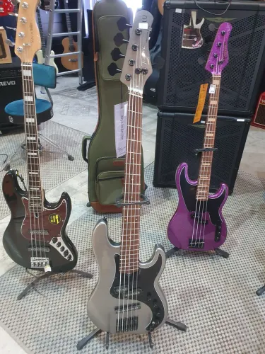 Baixo Tagima 5 cordas Unique Predator MDSV