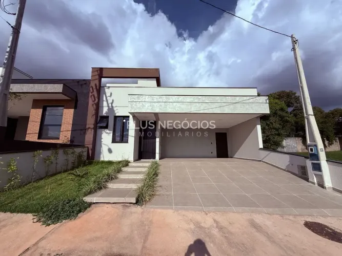Casa térrea moderna à venda no Condomínio Flores, um dos condomínios mais bem localizados 