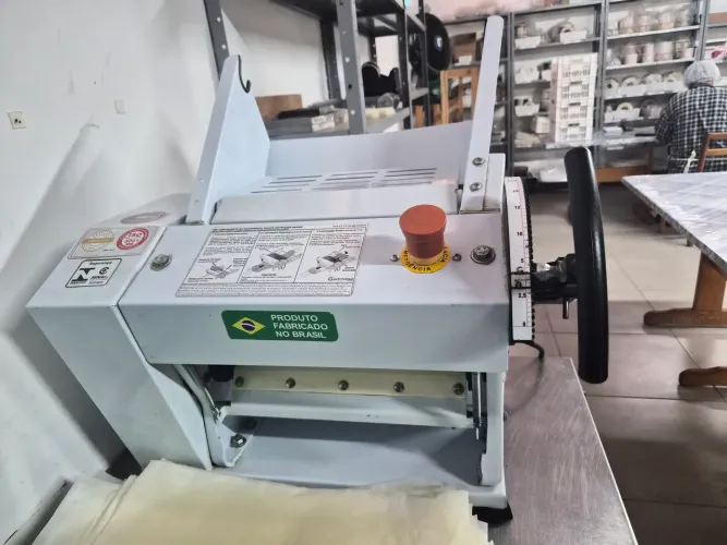 Cilindro Laminador CL 300 de Bancada Epoxi Bivolt G Paniz