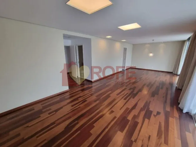 Apartamento locação em Andar Alto 274 m com 4 Suítes, 4 Vagas para Bairro Campo Belo - São